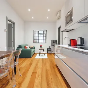 Apartamento Joivy Modern Flat Near Duomo Di, Milán